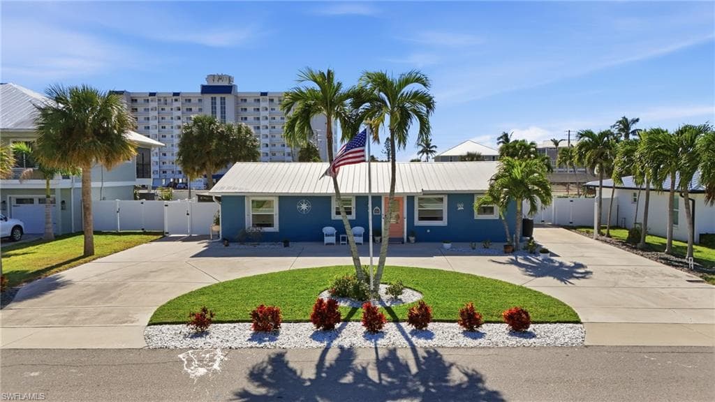 7850 Buccaneer DR, FORT MYERS BEACH FL 33931-4