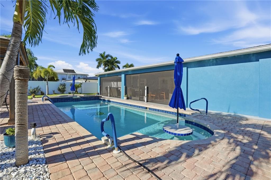 7850 Buccaneer DR, FORT MYERS BEACH FL 33931-40