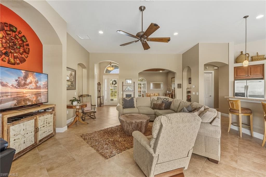 5675 Whispering Willow WAY, FORT MYERS FL 33908-9