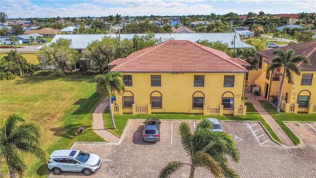 4921 SW 16th PL 201-5