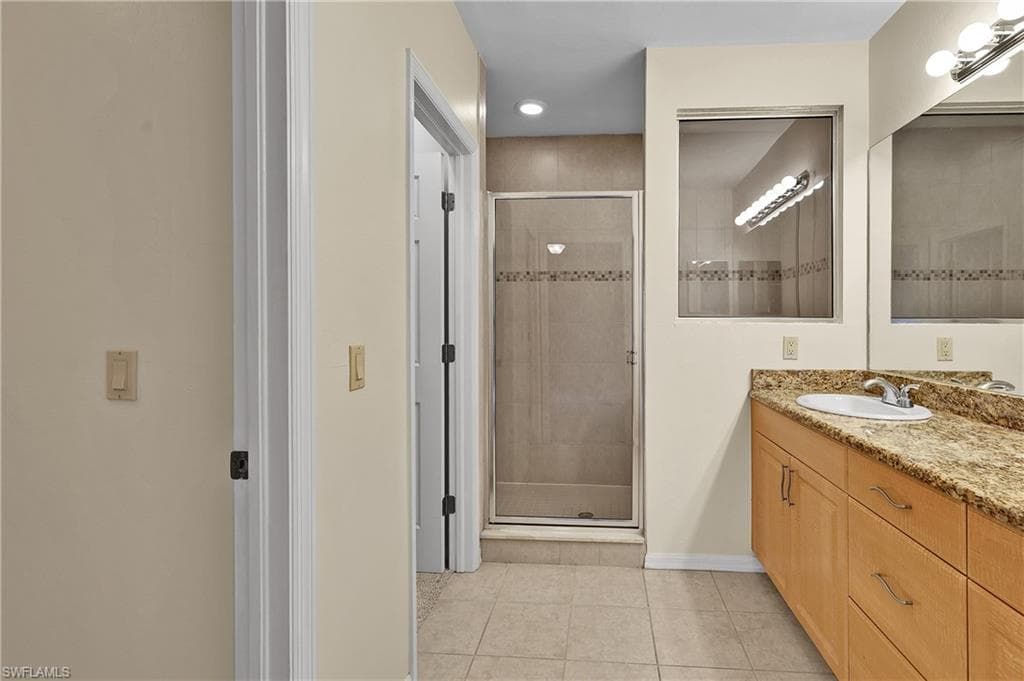 4921 SW 16th PL 201-19