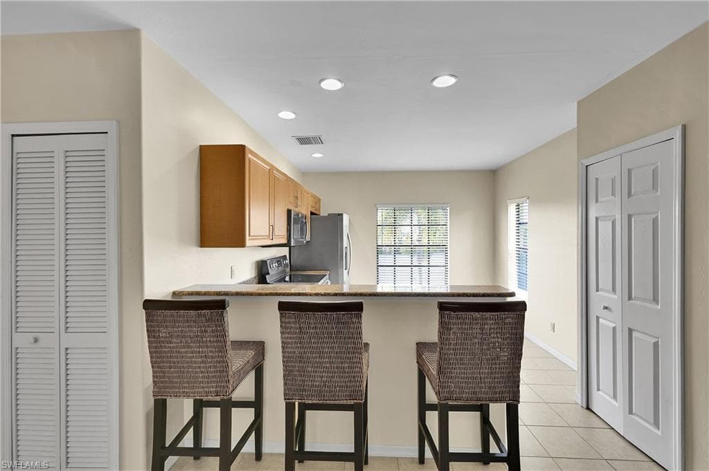 4921 SW 16th PL 201-10