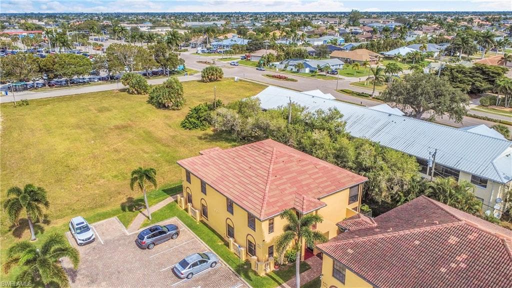 4921 SW 16th PL 201-39