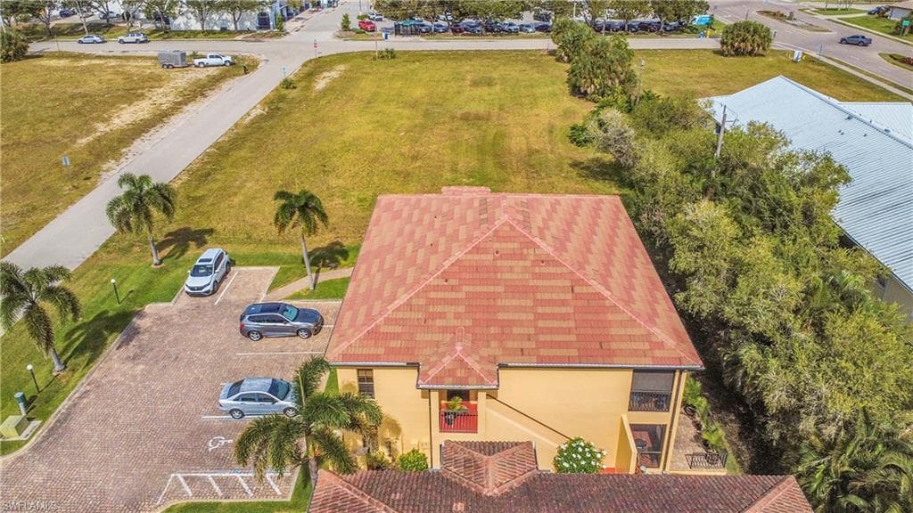 4921 SW 16th PL 201-38