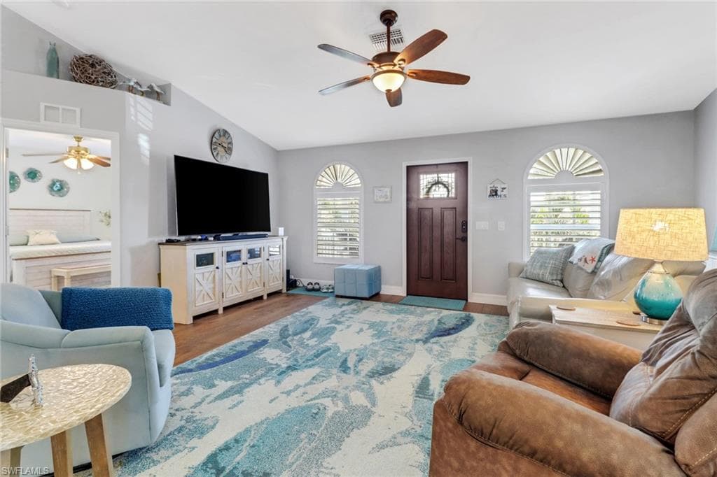 7842 Buccaneer DR, FORT MYERS BEACH FL 33931-5