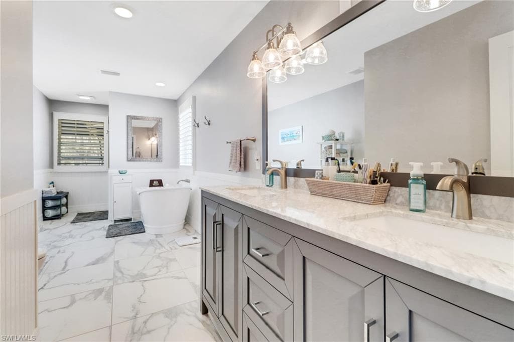 7842 Buccaneer DR, FORT MYERS BEACH FL 33931-11