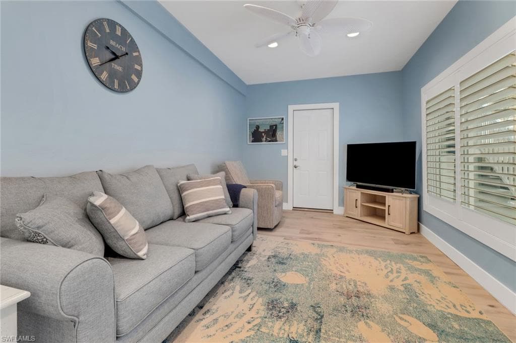 7842 Buccaneer DR, FORT MYERS BEACH FL 33931-33