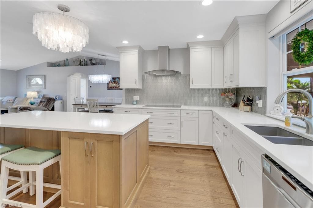 7842 Buccaneer DR, FORT MYERS BEACH FL 33931-9