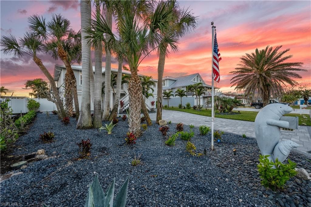7842 Buccaneer DR, FORT MYERS BEACH FL 33931-47