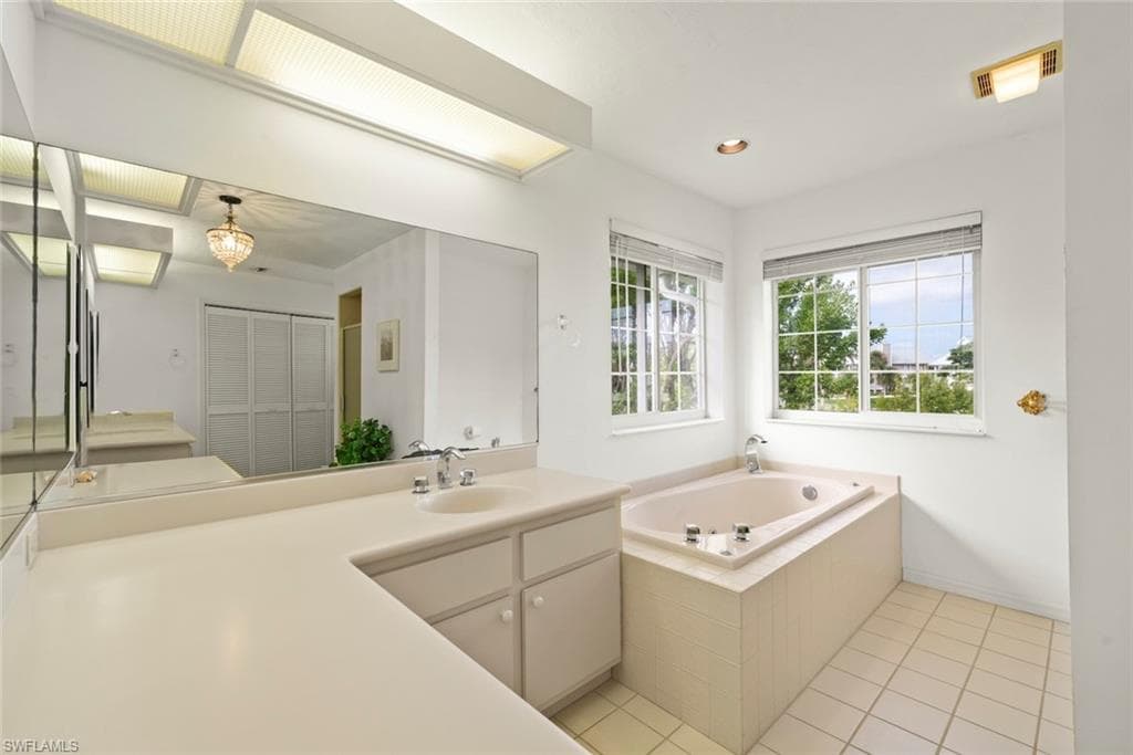 220 Daniel DR, SANIBEL FL 33957-26