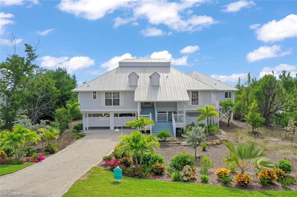 220 Daniel DR, SANIBEL FL 33957-1