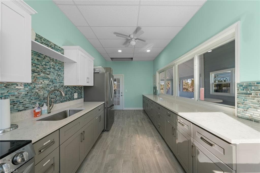 220 Daniel DR, SANIBEL FL 33957-45
