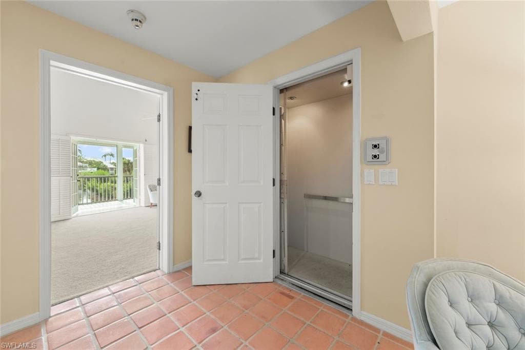 220 Daniel DR, SANIBEL FL 33957-21