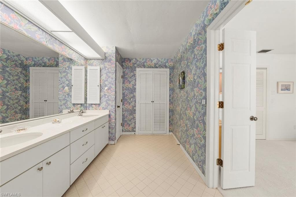 220 Daniel DR, SANIBEL FL 33957-35
