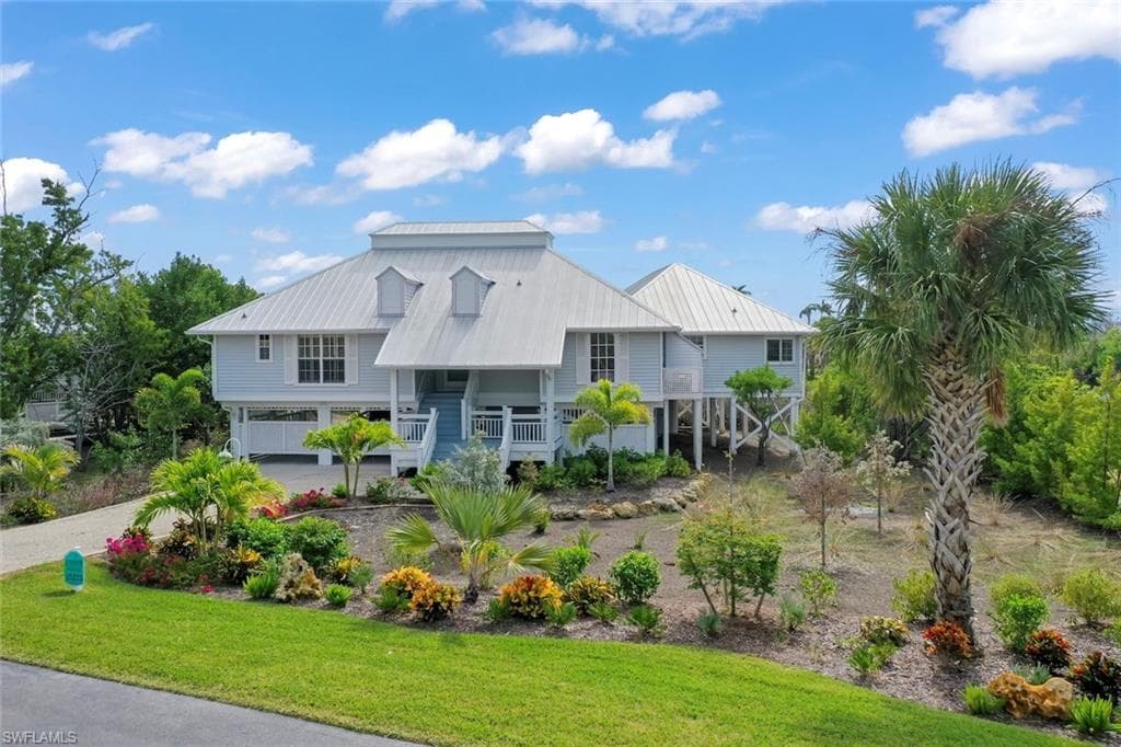 220 Daniel DR, SANIBEL FL 33957-40