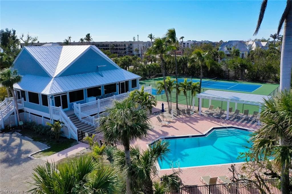 220 Daniel DR, SANIBEL FL 33957-44