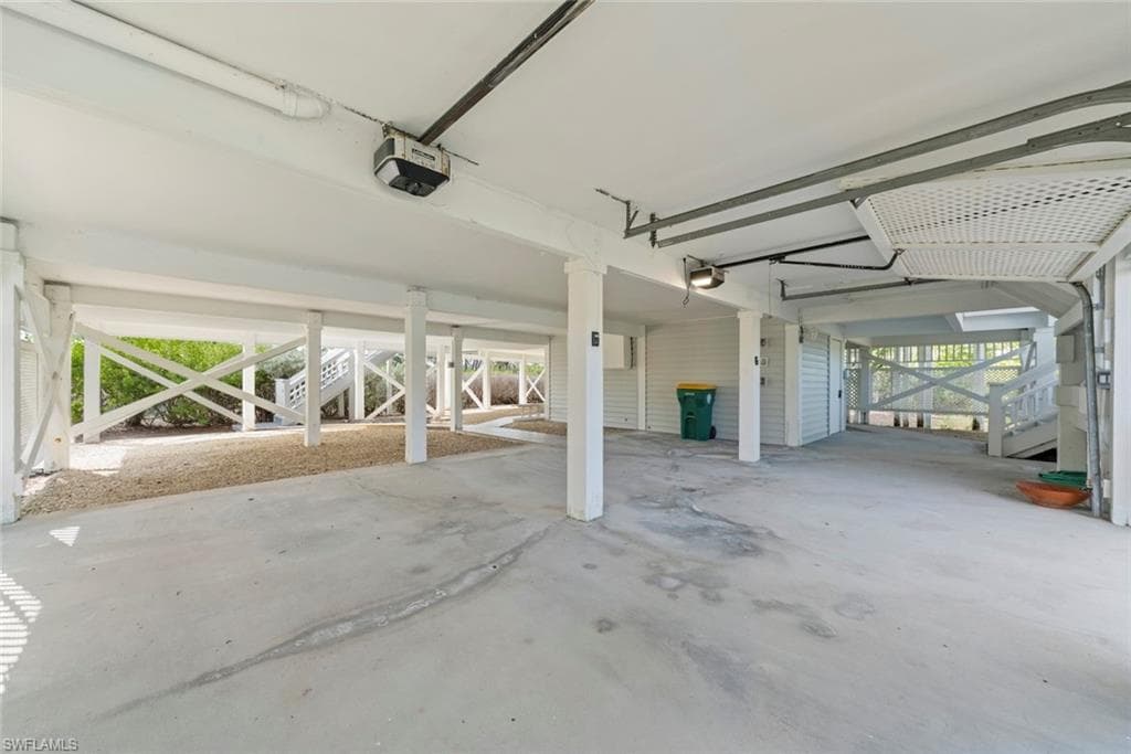 220 Daniel DR, SANIBEL FL 33957-36