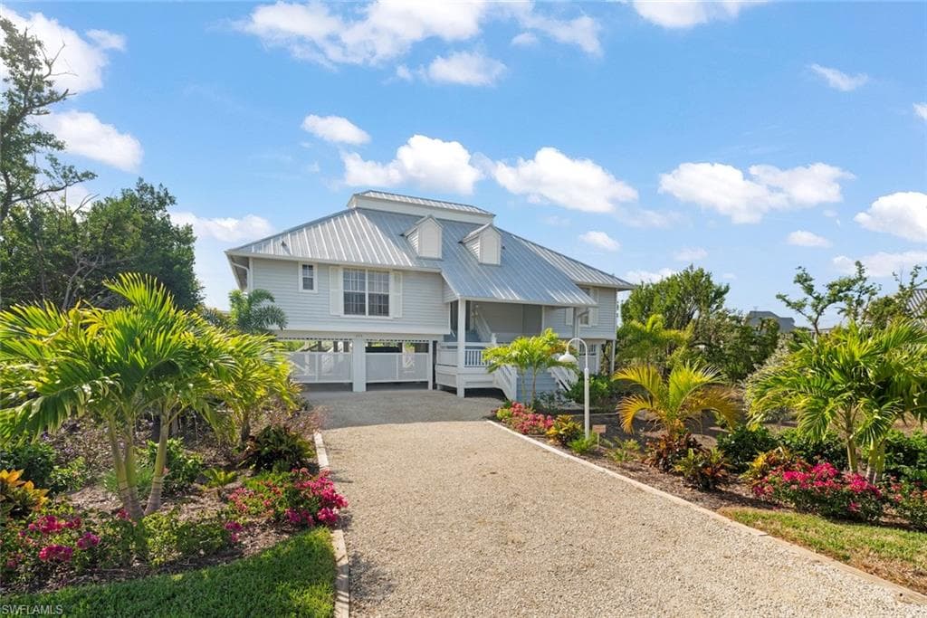 220 Daniel DR, SANIBEL FL 33957-39