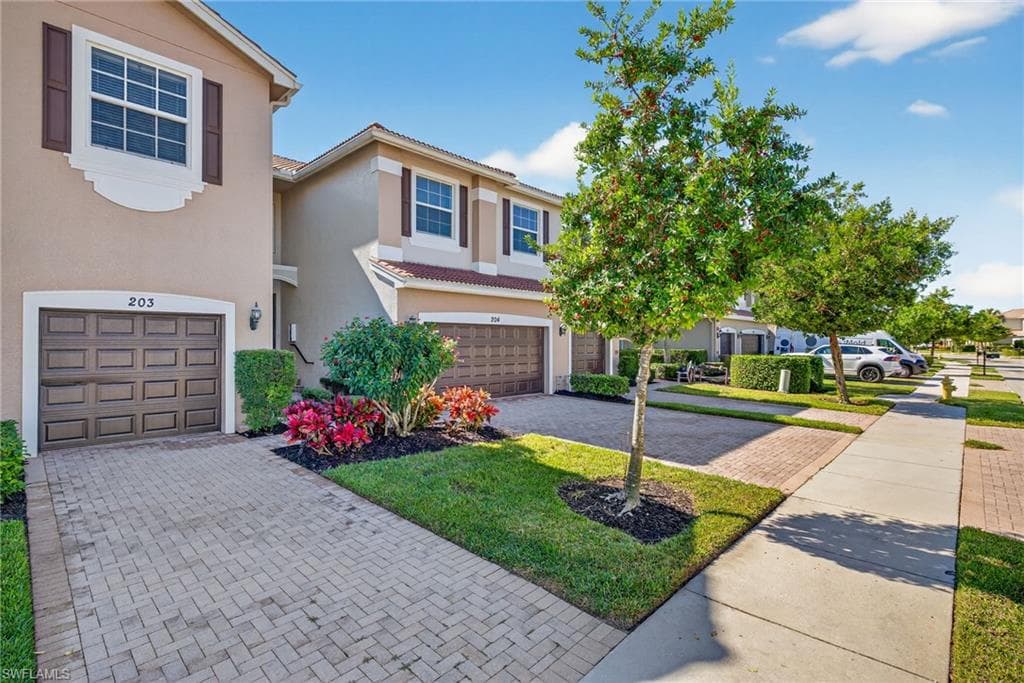 6540 Monterey PT # 203, NAPLES FL 34105-24