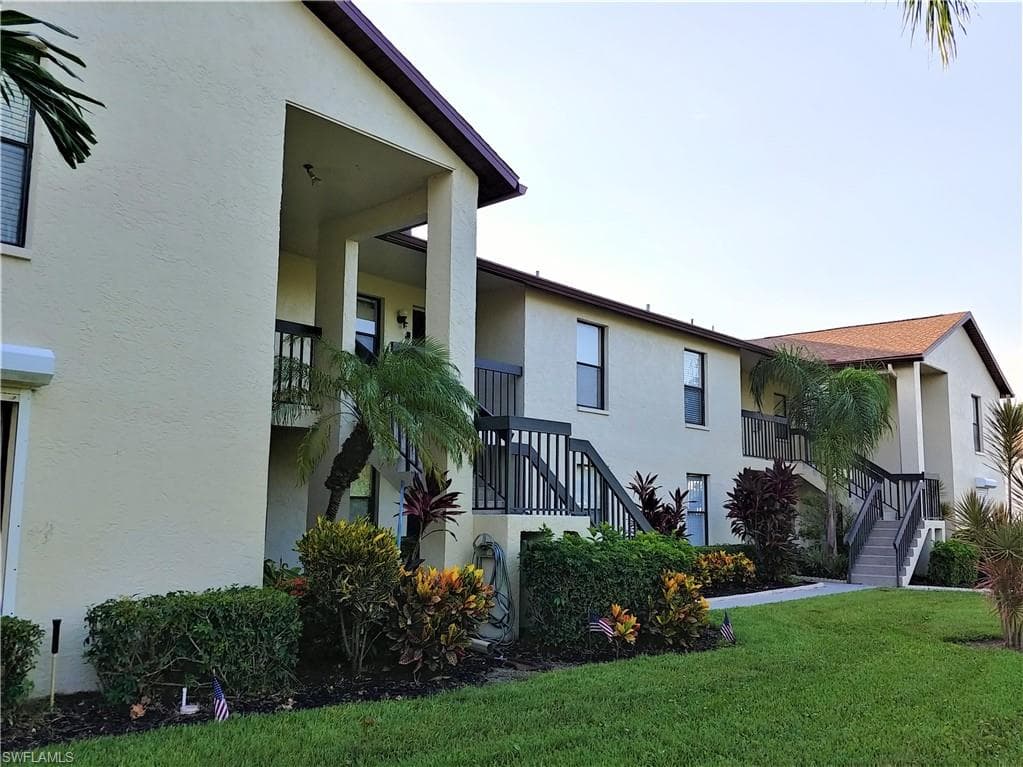 9265 Lake Park DR # 201, FORT MYERS FL 33919-1