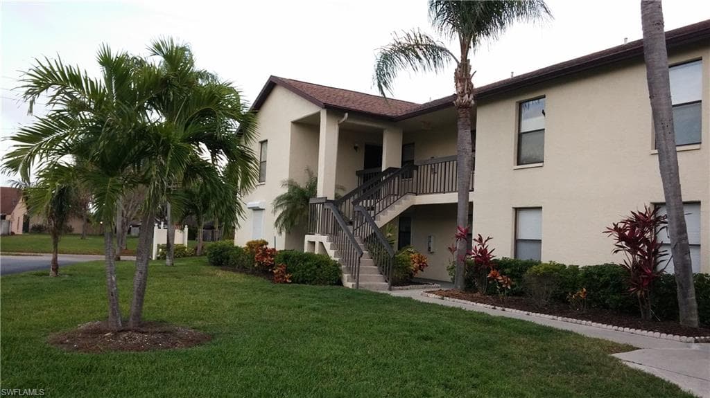 9265 Lake Park DR # 201, FORT MYERS FL 33919-2
