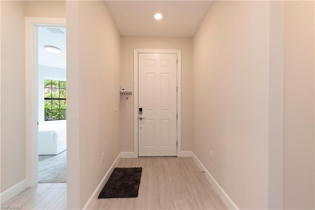 10371 Ventana LN, NAPLES FL 34120-19