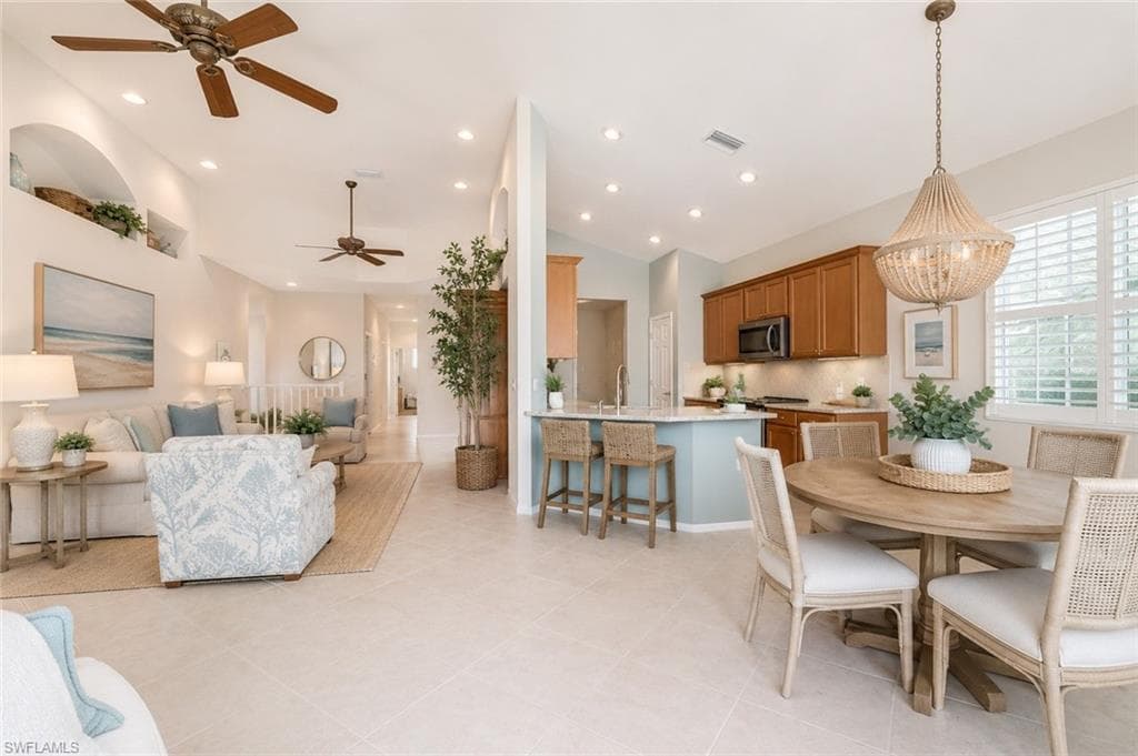 9111 Palmetto Ridge DR 201-5