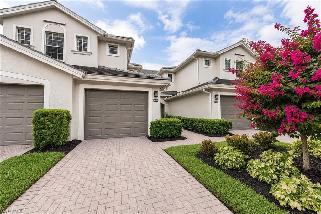 9111 Palmetto Ridge DR 201-2