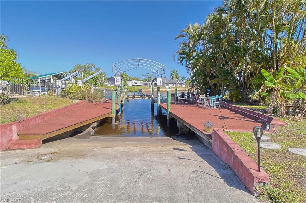 303 Georgia AVE, FORT MYERS FL 33905-7