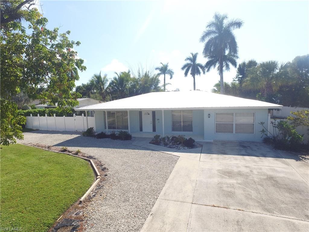 22 Constitution DR, NAPLES FL 34112-29