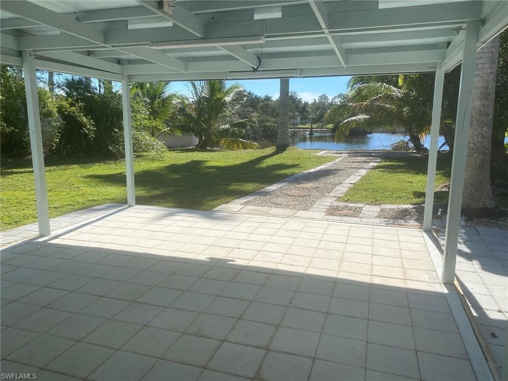 22 Constitution DR, NAPLES FL 34112-9