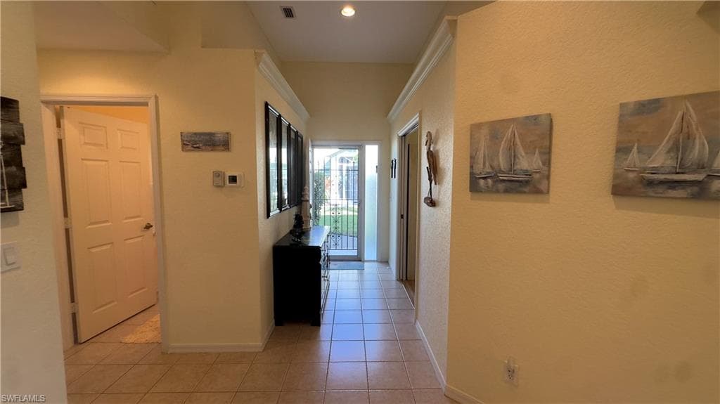 5653 Greenwood CIR # 104, NAPLES FL 34112-5