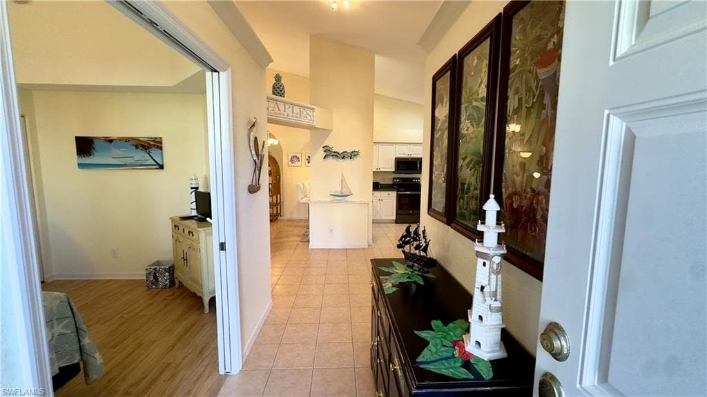 5653 Greenwood CIR # 104, NAPLES FL 34112-4