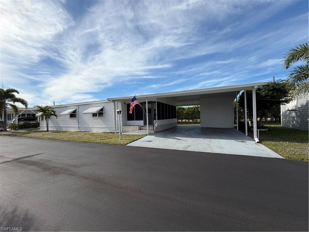 10 Blue Skys DR, NAPLES FL 34104-1