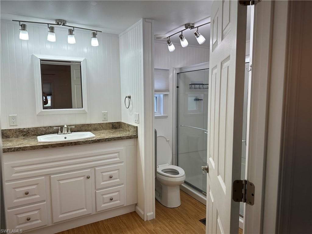 10 Blue Skys DR, NAPLES FL 34104-19