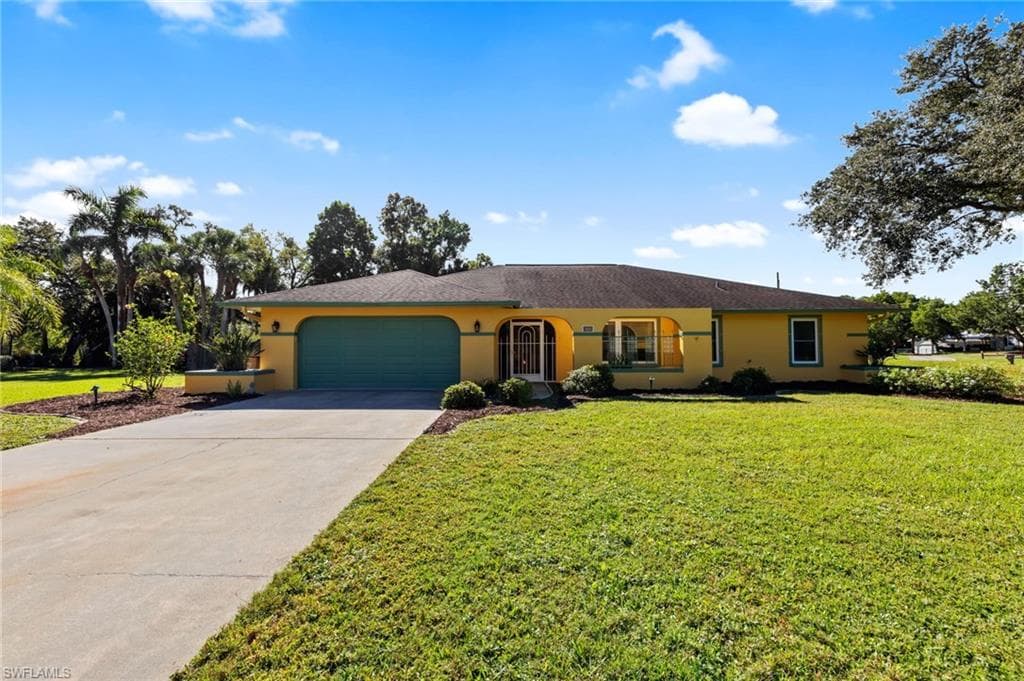 7810 Deni DR, NORTH FORT MYERS FL 33917-1