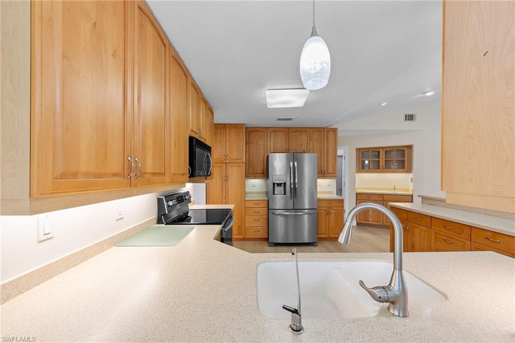 7810 Deni DR, NORTH FORT MYERS FL 33917-11