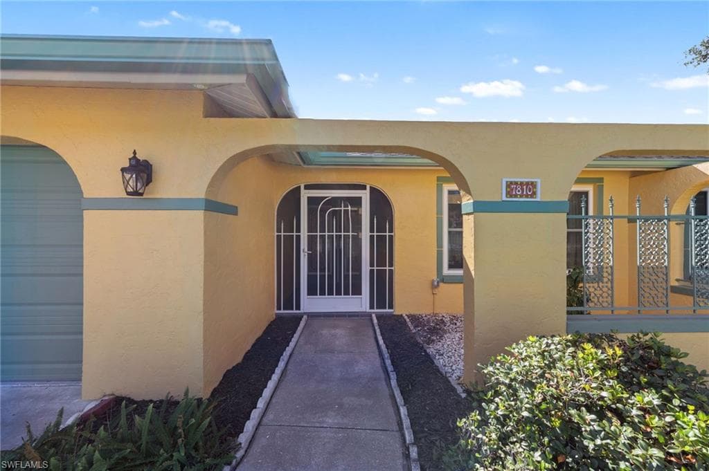 7810 Deni DR, NORTH FORT MYERS FL 33917-2