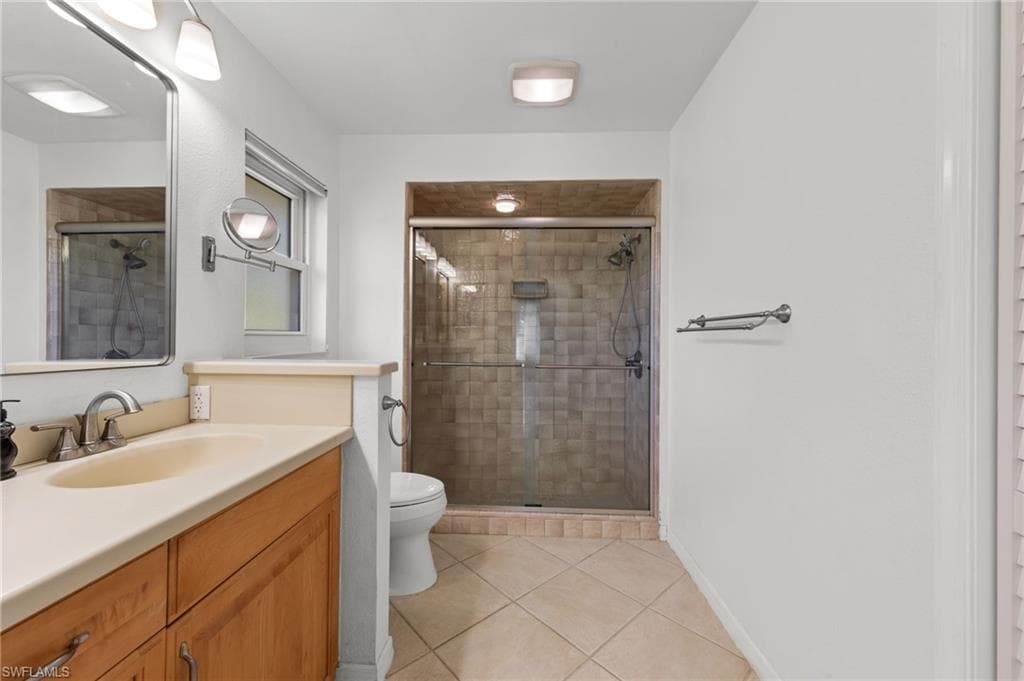 7810 Deni DR, NORTH FORT MYERS FL 33917-23