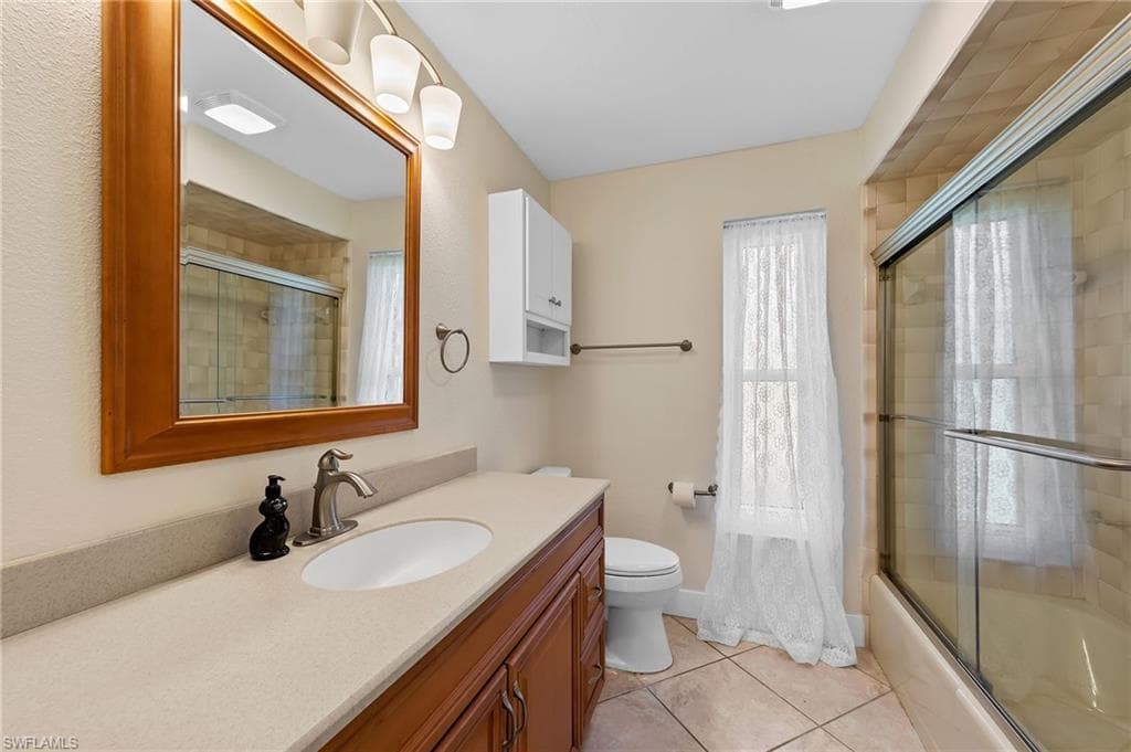 7810 Deni DR, NORTH FORT MYERS FL 33917-28