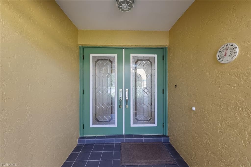 7810 Deni DR, NORTH FORT MYERS FL 33917-3