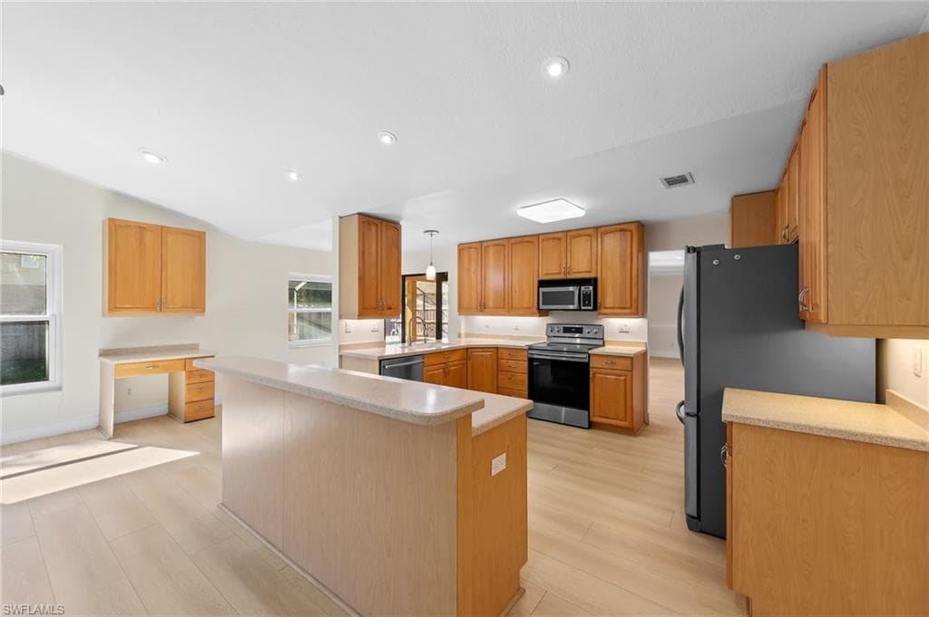 7810 Deni DR, NORTH FORT MYERS FL 33917-7