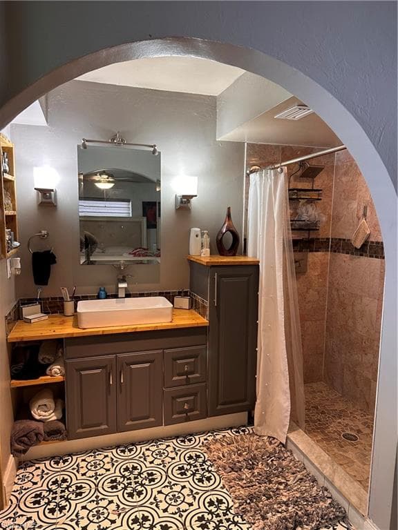 120 Rowland RD, LEHIGH ACRES FL 33936-9