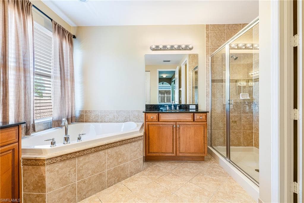 11196 Sand Pine CT, FORT MYERS FL 33913-14