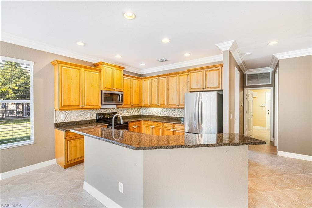 11196 Sand Pine CT, FORT MYERS FL 33913-9