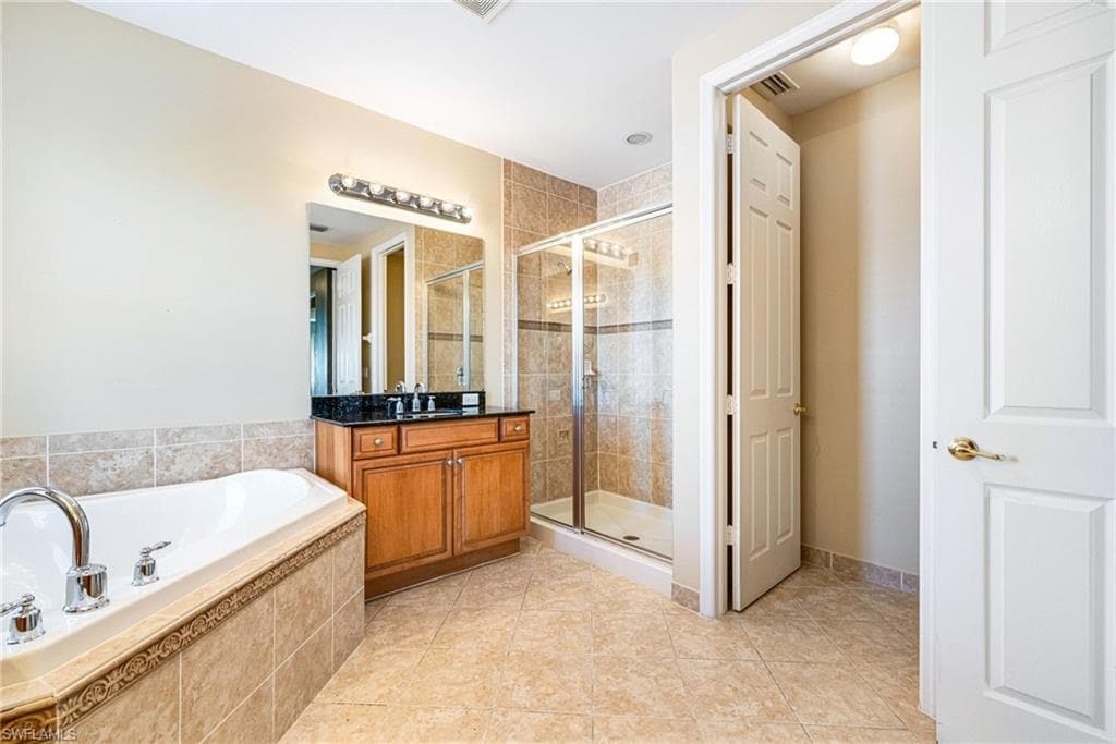 11196 Sand Pine CT, FORT MYERS FL 33913-16