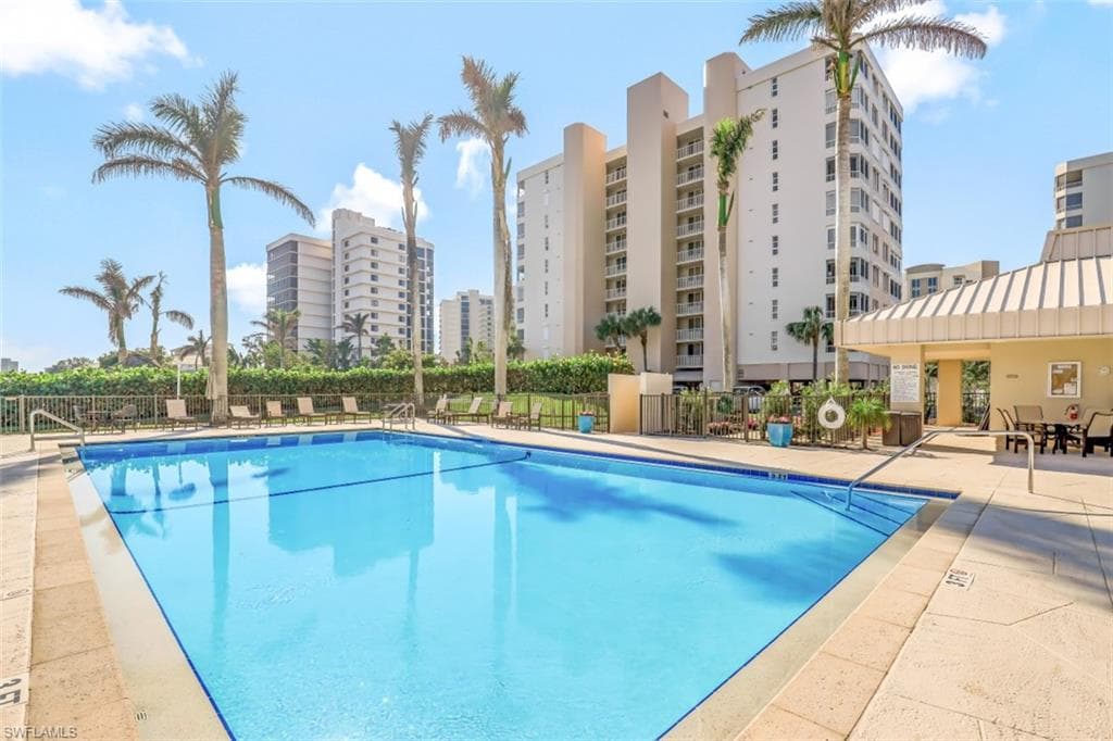 11116 Gulf Shore DR # 904, NAPLES FL 34108-1