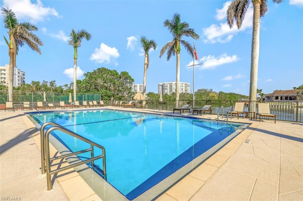 11116 Gulf Shore DR # 904, NAPLES FL 34108-32