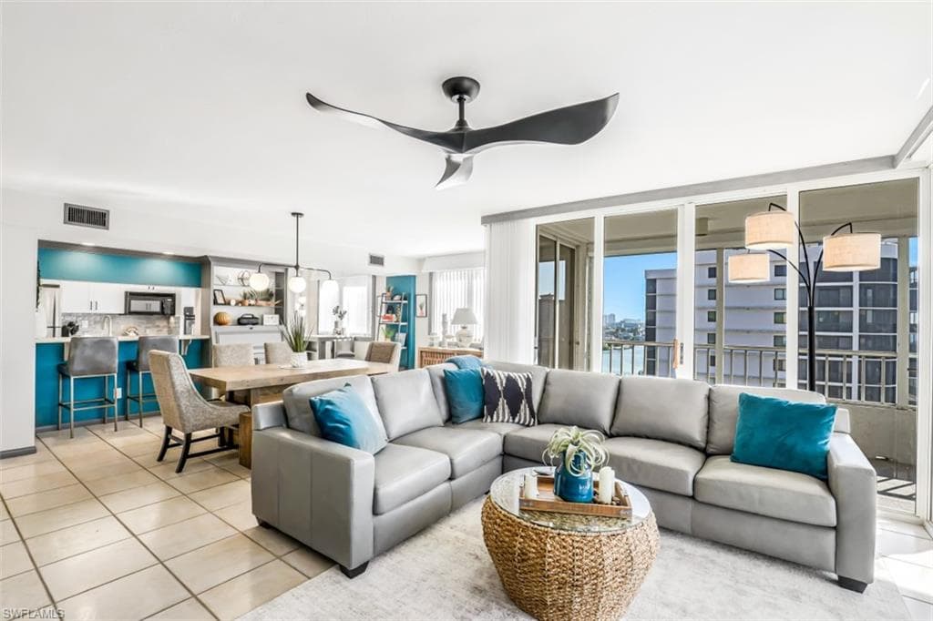 11116 Gulf Shore DR # 904, NAPLES FL 34108-3