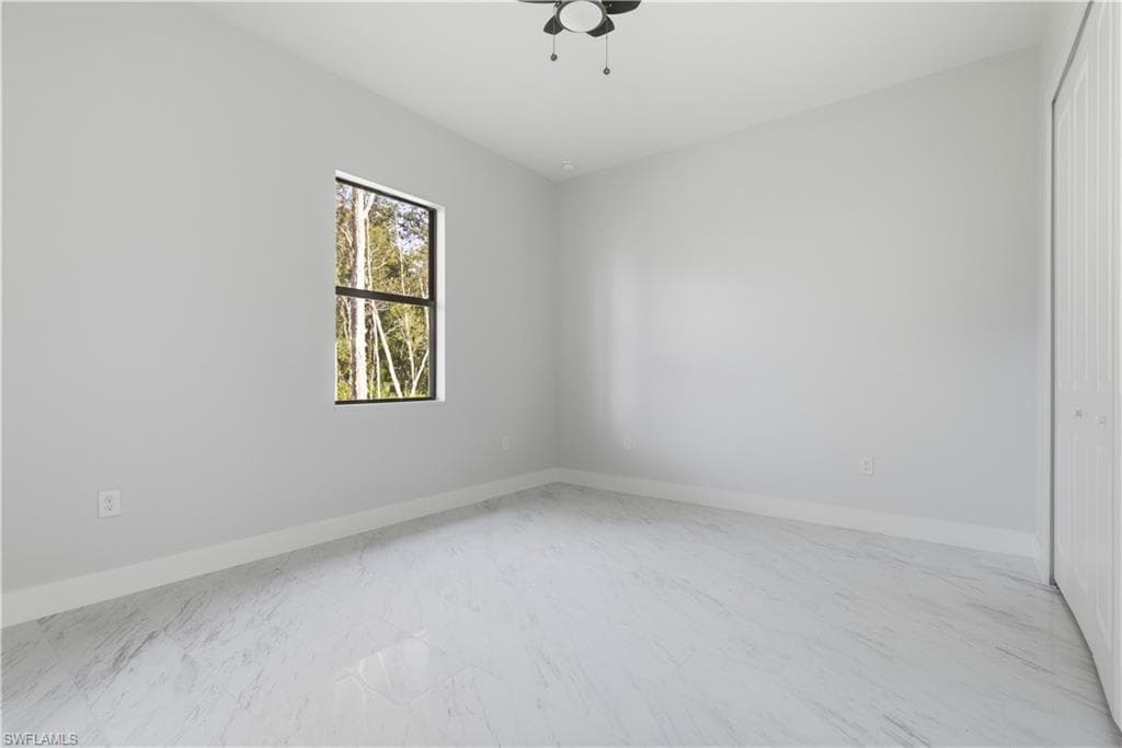 100 Zobora CIR, FORT MYERS FL 33913-15